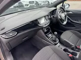 2017 Vauxhall Astra thumbnail 36