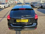 2017 Ford Focus thumbnail 10