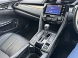 2017 Honda Civic thumbnail 32