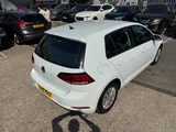 2018 Volkswagen Golf thumbnail 9