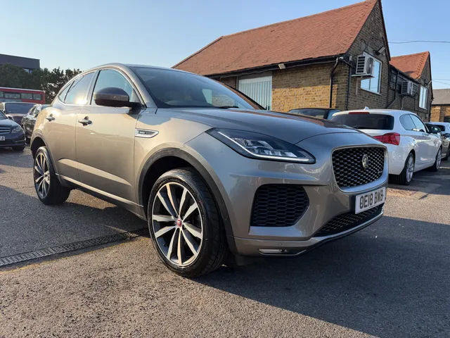 2018 Jaguar E-Pace — photo 3