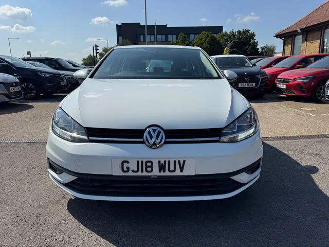 2018 Volkswagen Golf — photo 3