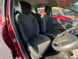 2017 Renault Clio thumbnail 26
