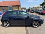 2016 Fiat Punto thumbnail 9