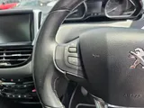 2019 Peugeot 2008 thumbnail 19