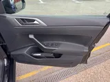 2018 Volkswagen Polo thumbnail 39