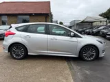 2017 Ford Focus thumbnail 8