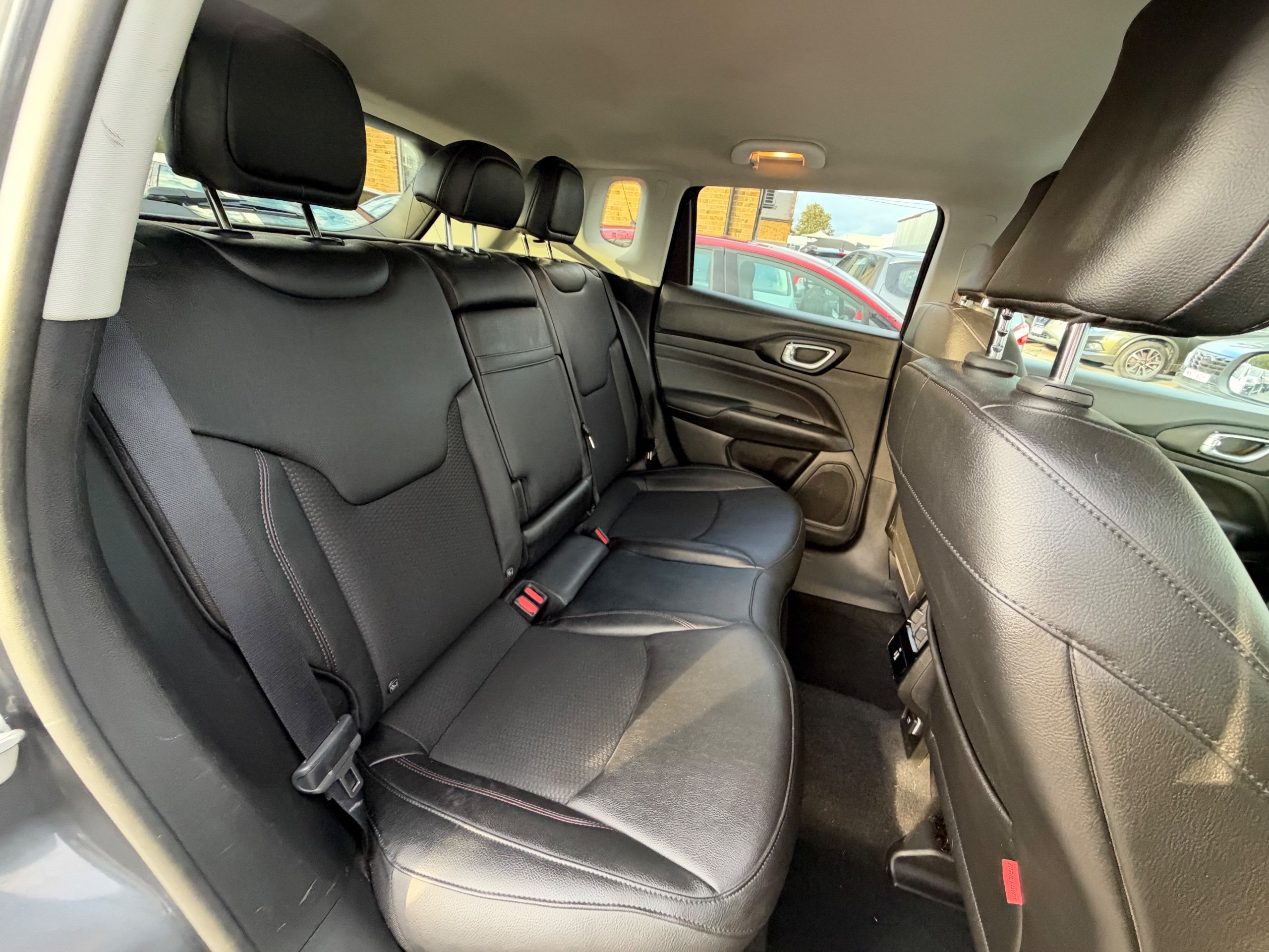 2022 Jeep Compass thumbnail 35