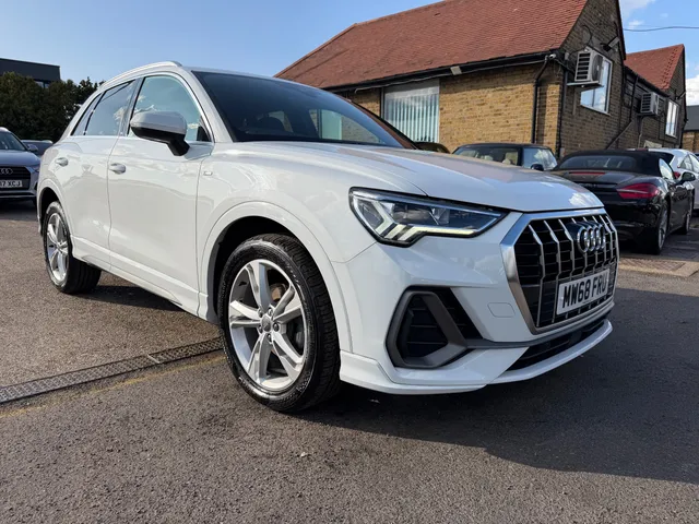2018 Audi Q3 — photo 3