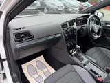 2019 Volkswagen Golf thumbnail 40
