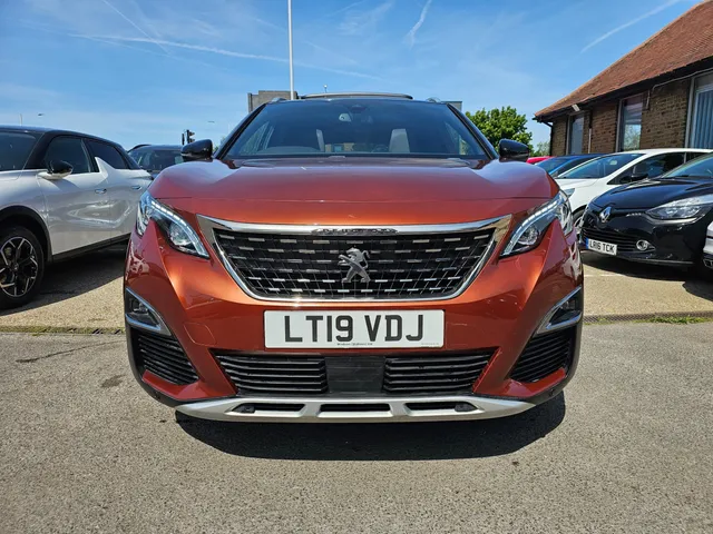2019 Peugeot 3008 — photo 3