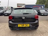 2018 Volkswagen Polo thumbnail 12