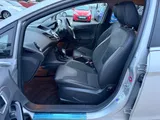 2015 Ford Fiesta thumbnail 36