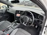 2019 Volkswagen Golf thumbnail 21