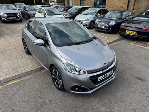 Used 2019 Peugeot 208 Tech Edition S/s Auto for sale on Motoring Today