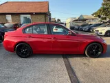 2017 BMW 3 Series thumbnail 9