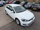 2016 Volkswagen Golf thumbnail 2