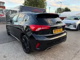 2019 Ford Focus thumbnail 9