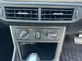 2018 Volkswagen Polo thumbnail 32