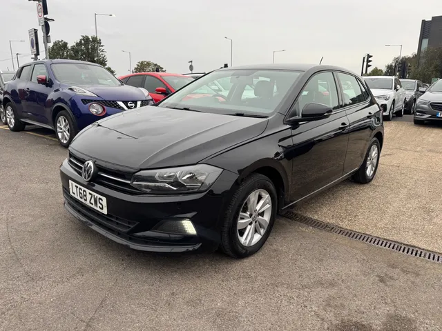 2018 Volkswagen Polo — photo 2