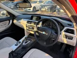 2017 BMW 3 Series thumbnail 15