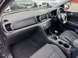 2017 KIA Sportage thumbnail 37