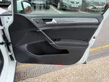 2019 Volkswagen Golf thumbnail 18