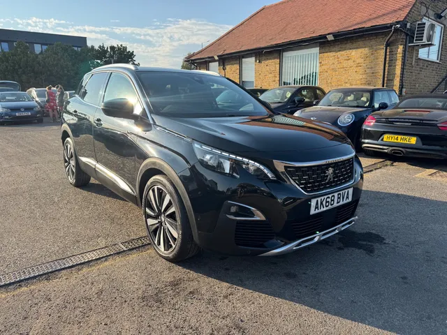 2019 Peugeot 3008 — photo 3