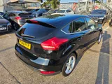2017 Ford Focus thumbnail 16