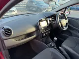 2017 Renault Clio thumbnail 15