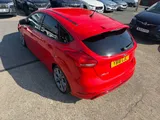 2018 Ford Focus thumbnail 9