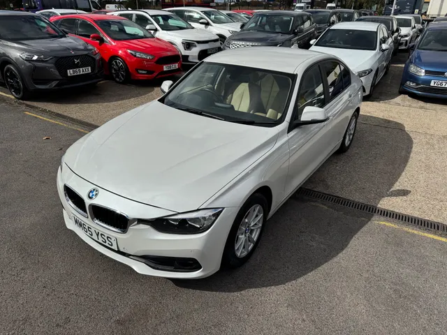 2015 BMW 3 Series — photo 2