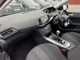 2018 Peugeot 308 thumbnail 18