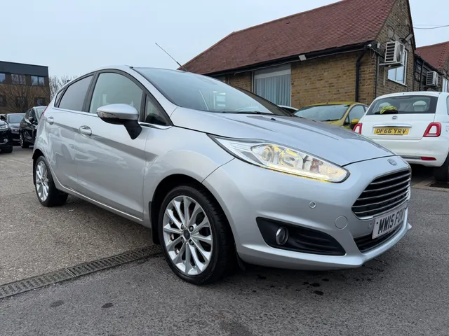 2015 Ford Fiesta — photo 3
