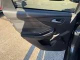 2018 Ford Focus thumbnail 49