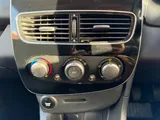 2017 Renault Clio thumbnail 30