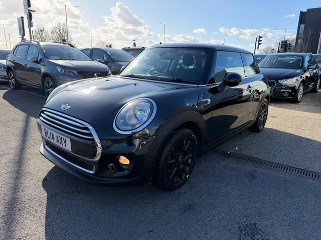 2014 Mini Hatch — photo 2