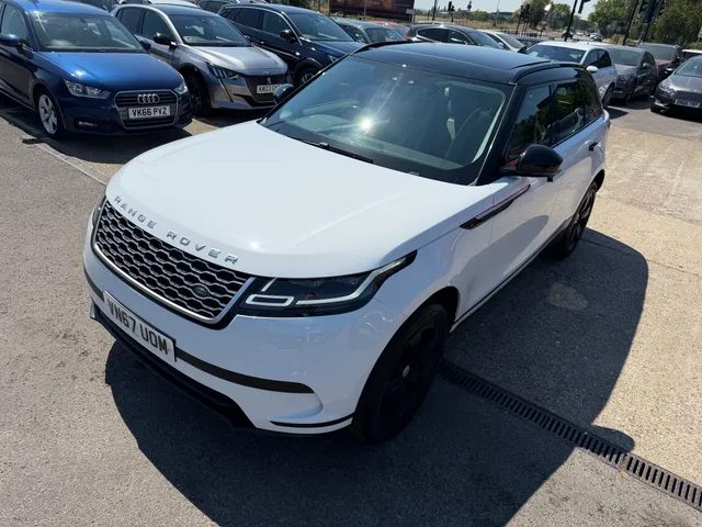 2017 Land Rover Range Rover Velar — photo 3
