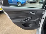 2017 Ford Focus thumbnail 44