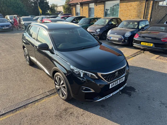 2019 Peugeot 3008 — photo 2