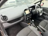 2018 Renault Clio thumbnail 17