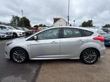2017 Ford Focus thumbnail 9