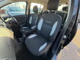 2014 Dacia Sandero thumbnail 32