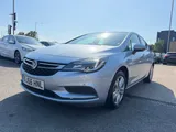 2016 Vauxhall Astra thumbnail 2
