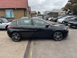 2018 Peugeot 308 thumbnail 14