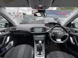 2018 Peugeot 308 thumbnail 17
