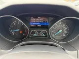 2017 Ford Focus thumbnail 16