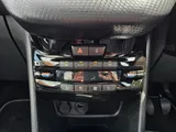 2019 Peugeot 2008 thumbnail 38