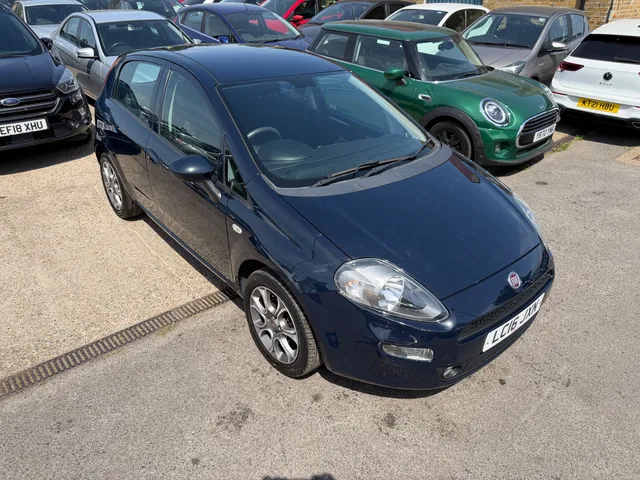 2016 Fiat Punto — photo 3