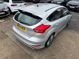 2017 Ford Focus thumbnail 14